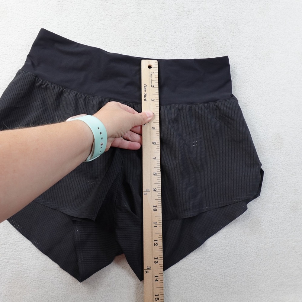 On Cloud Running Race Shorts Womens Small Black NWT 215.00132 Lined Running - Picture 11 of 13